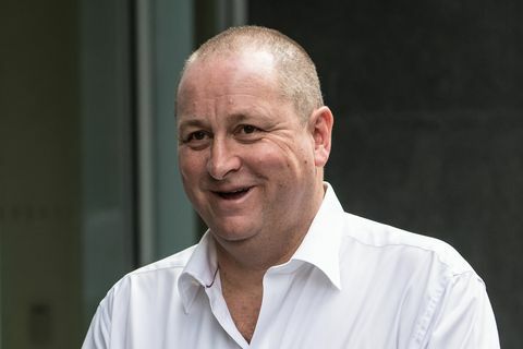 Sportsdirektør Mike Ashley deltager i High Court over påståede pengeoverførsel på 15 mio. £