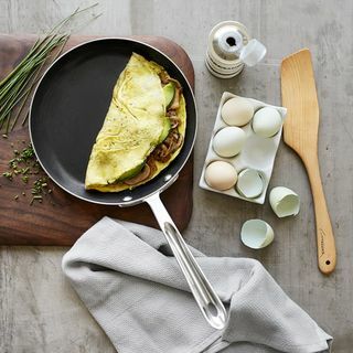 9 "Nonstick Omelette Pan