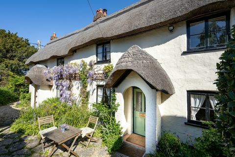 stråtækt sommerhus til salg i dorset