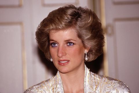 Diana Prinsesse af Wales ved en middag, der blev givet af præsident Mitterand på Elysee-paladset i Paris