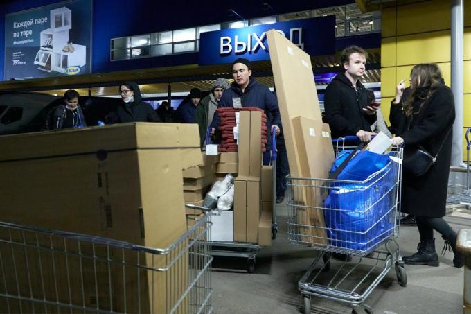 Ikea lukker butikker i Rusland midt i Ukraines invasion