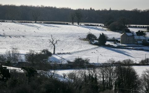 Sne dækker felter den 28. december 2017 nær Cirencester, 
