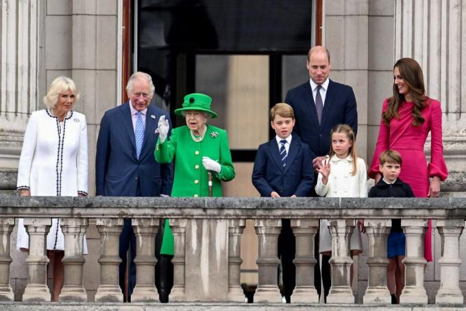 dronning elizabeth ii buckingham palace balkon udseende