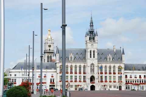 fantastisk udsigt over den største plads i den belgiske arkitektur