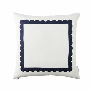 Scallop Trim Pillow i Navy