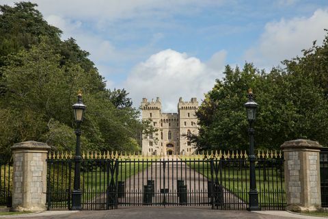 dronningen, flytter ud, Buckingham Palace, Windsor Castle