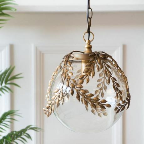 Udsmykket Globe Pendel Loftslampe Med Messing Leaf Detailing