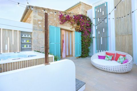 love island 2021, love island villa in sant llorenç des cardassar, Mallorca