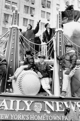 nye børn på blokken på daglige nyheder flyder i Macy's parade i 1981