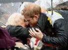 10 gange brød den kongelige familie protokollen med et fræk kys