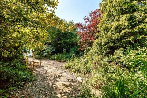 The Boat House, Shillingford Court, Shillingford, Wallingford, Oxfordshire garden - Savills