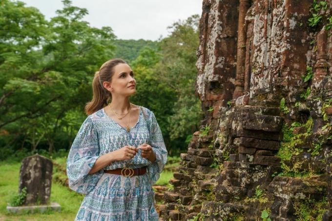 en turistguide til kærlighed rachael leigh cook som amanda i en turistguide til kærlighed cr sasidis sasisakulpornnetflix © 2022