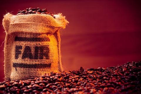 Fairtrade kaffebønner i burlap taske