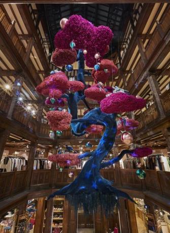 Liberty London afslører spektakulær lyserød og teal bonsai-juletræ