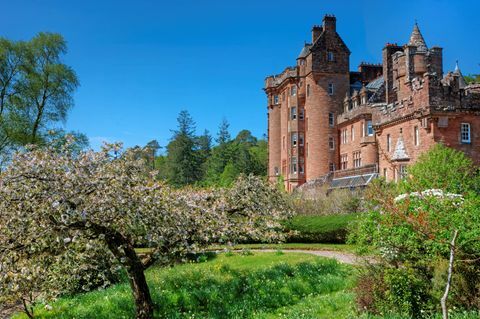 Glenborrodale Castle, Skotland til salg med to øer