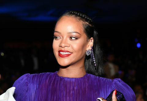 pasadena, california den 22. februar, rihanna deltager i den 51. naacp image awards, præsenteret af bet, kl. pasadena civic auditorium den 22. februar 2020 i pasadena, california foto af paras griffingetty billeder til væddemål