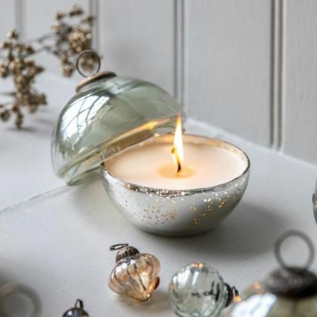 Bethany Large Bauble Candle i Grøn