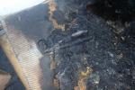 Brandmænd poster chokerende foto af dårligt beskadiget flad efter hårtørrer forårsager brand