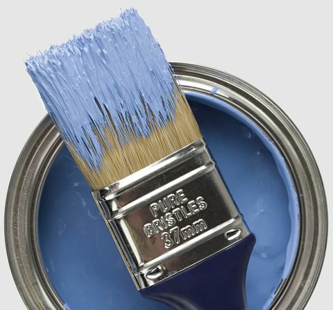 pensel og blå maling