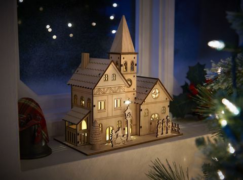 Wilko Nordic Country Ornament Wooden Light Up Church batteridrevet
