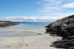 En hel strand og sommerhus på den 'mest solrige ø i Storbritannien' er til salg