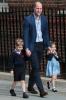 Prinsesse Charlotte kan ikke sidde sammen med Kate Middleton prins William under kongelige familiebesøg