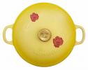 Den anden udgave af Disney Beauty and the Beast Soup Pot fra Le Creuset kommer i gult