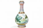 Kinesisk vase fundet på loftet sælger for £ 14 millioner på Sothebys auktion