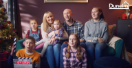Se: Dunelm Christmas Advert 2019 med Real-Life Family