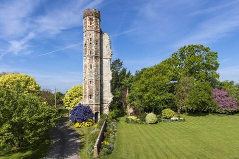 Warblington Castle - tårn - Hampshire - OnTheMarket.com