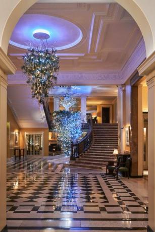 Claridge's Hotel Christmas Tree designet af Karl Lagerfeld