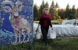 Denne russiske kvinde opgraderede sit hjem... Med 30.000 flaskekasketter